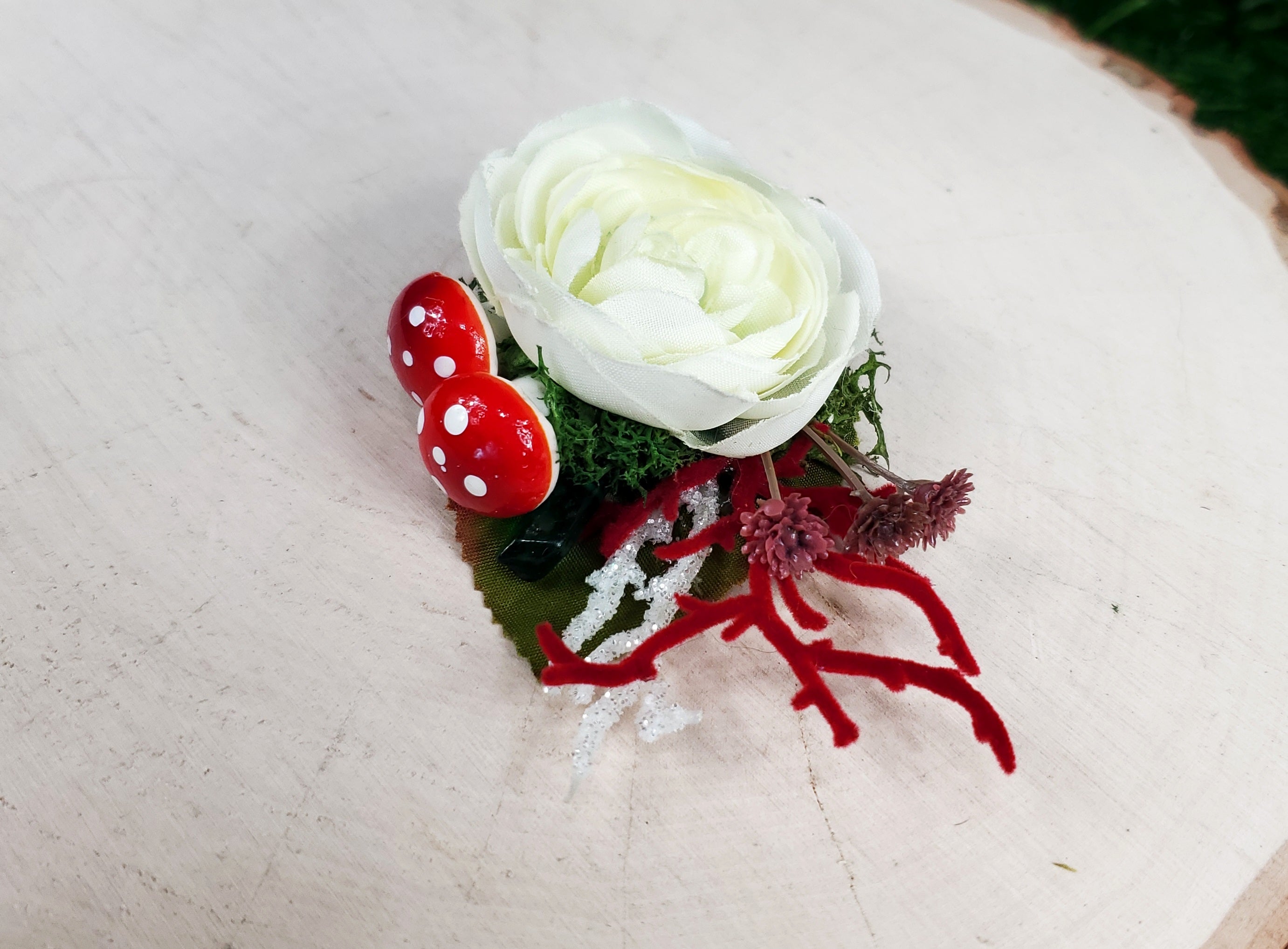 Flower Cottage Core Mini Hair Clip - White and Red