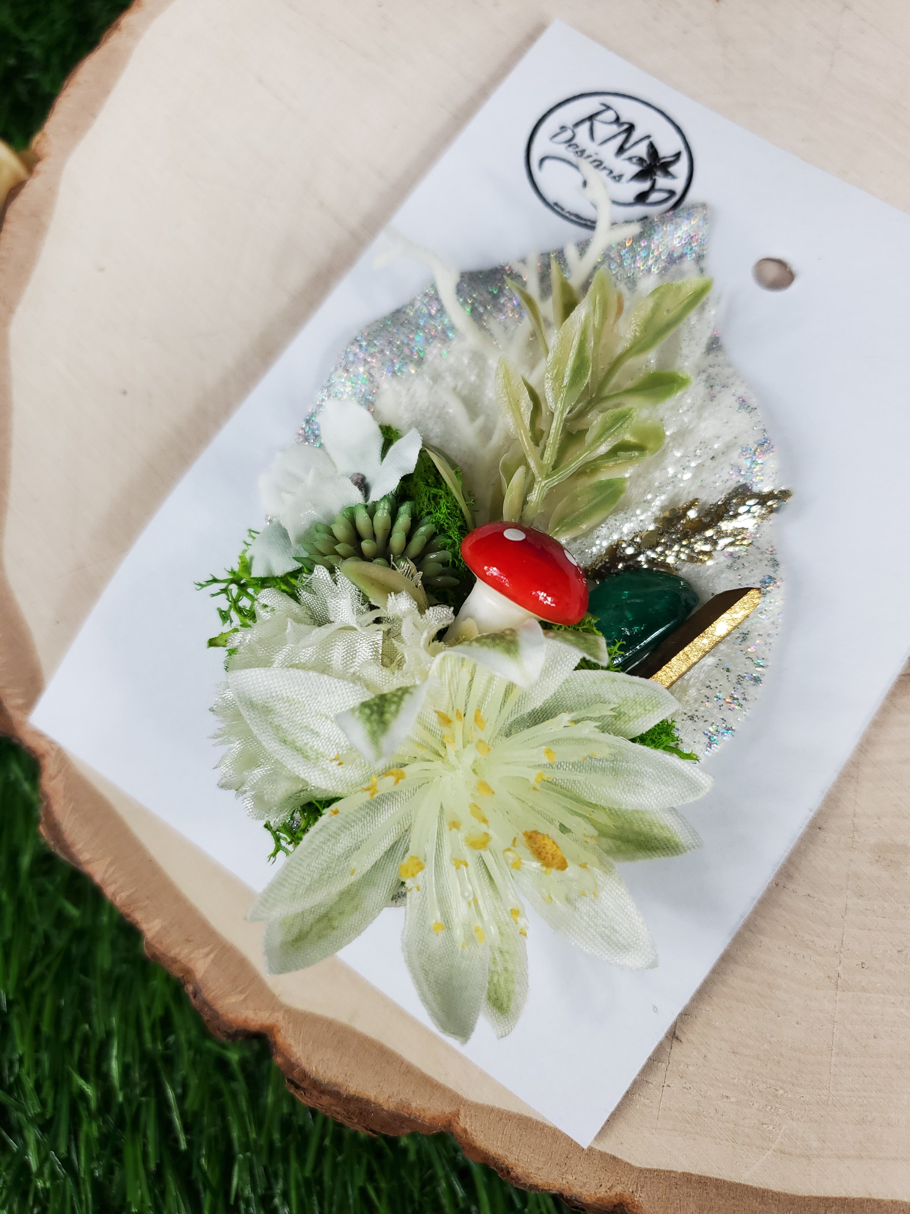 White Mini Cottage Core Flower Hair Clip